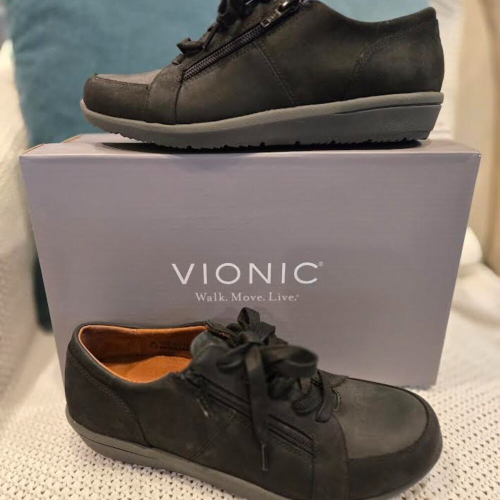 Vionic Abigail Black Nubuck Leather Size 6